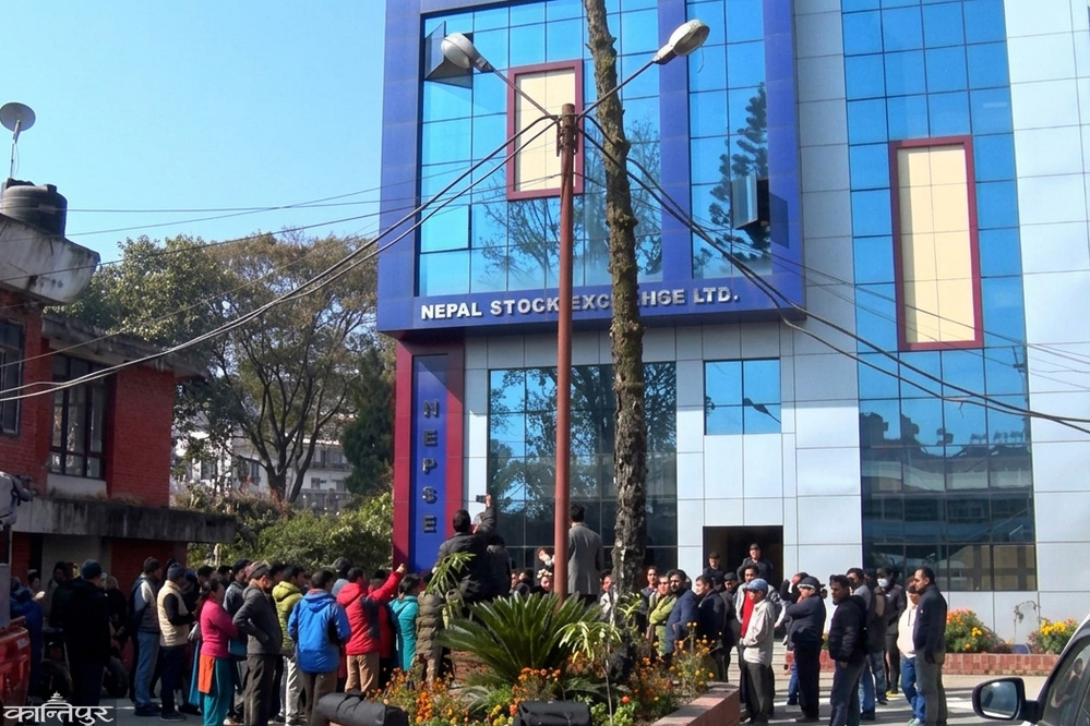 डेटा ह्याकले सेयर बजार बन्द, अर्बौं कारोबारको सुरक्षामा प्रश्न ?