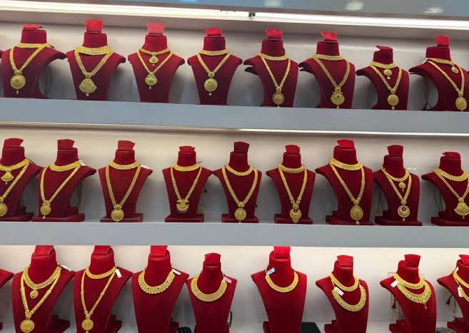सुनको मूल्य ७०० रुपैयाँले बढ्यो, चाँदी पनि महँगियो